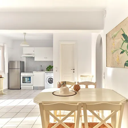 Hotel Cleopatra Seaside Homes Paros 3*