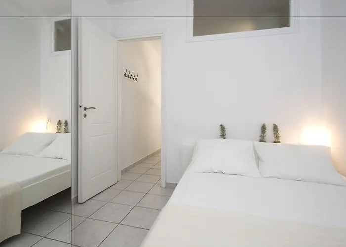 Hotel Cleopatra Seaside Homes Paros 3*